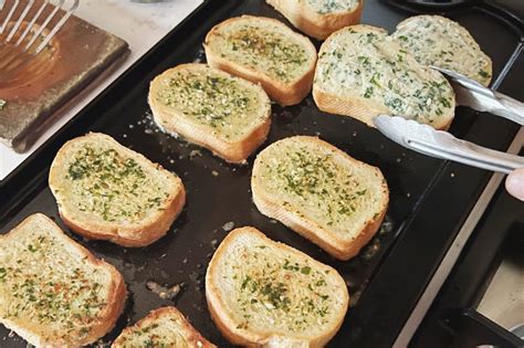 texas-toast-garlic-bread-recipe-taste-of-home image