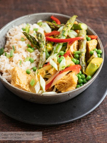 thai-curried-tvp-pieces-with-asparagus-and-peas image