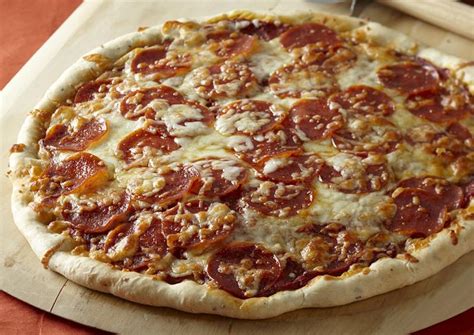 classic-pepperoni-pizza-fleischmanns-yeast image