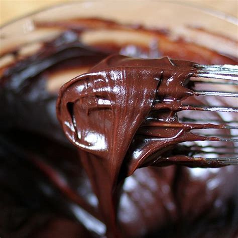 one-minute-chocolate-frosting-the-yummy-life image