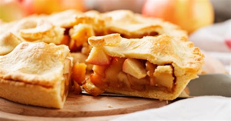 all-american-apple-pie-authentic-recipe-tasteatlas image