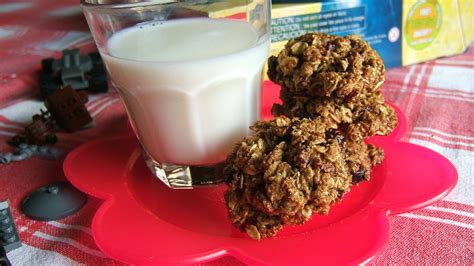 oatmeal-cranberry-cookies-heart-and-stroke-foundation image