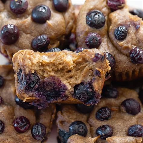 3-ingredient-flourless-blueberry-muffins-no-flour-sugar image