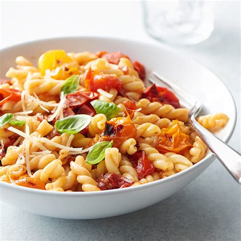 weeknight-pasta-with-tomato-butter-sauce-land-olakes image
