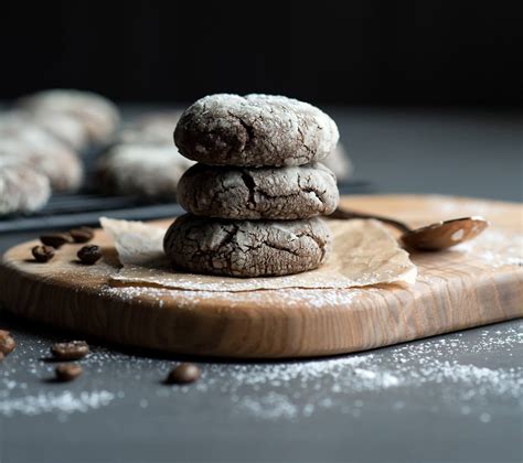 mocha-crinkle-cookies-becel image