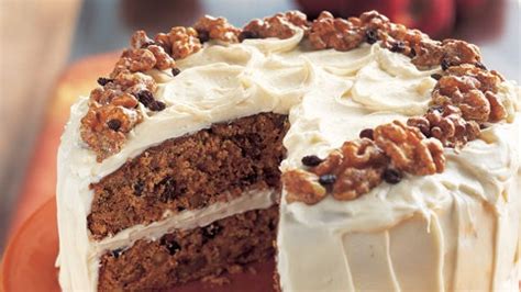 apple-spice-cake-with-walnuts-and-currants-recipe-bon image