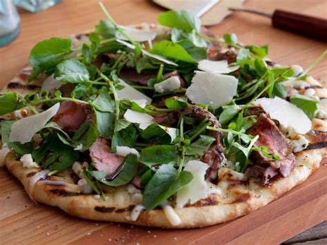 pizza-with-ny-strip-blue-cheese-and-balsamic-glaze image