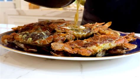 sauted-soft-shell-crabs-in-lemon-butter-wine-sauce image