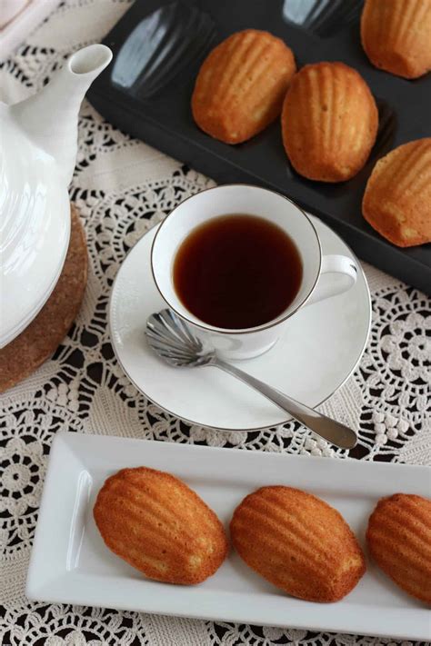 honey-and-vanilla-madeleines-recipe-a-bakers image