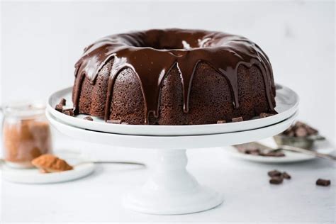 chocolate-bundt-cake-15-min-prep-fudgy-moist image