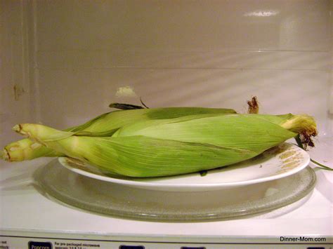 microwave-corn-on-the-cob-in-husk-no-messy-silk image