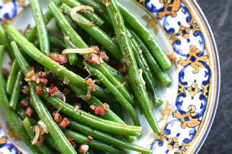 green-beans-with-shallots-and-pancetta image