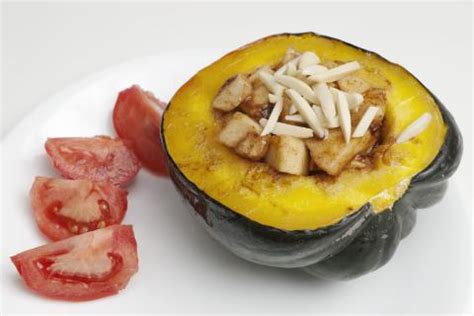 baked-acorn-squash-with-apples-nutritiongov image