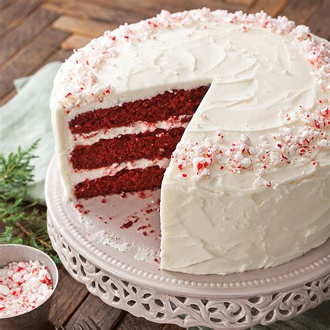 red-velvet-cake-with-peppermint-buttercream-paula image