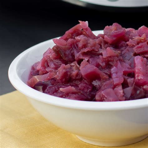 red-cabbage-and-apples-slow-cooker image