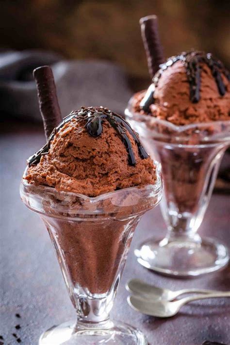 10-best-ice-cream-sundaes-that-everyone-will-love image