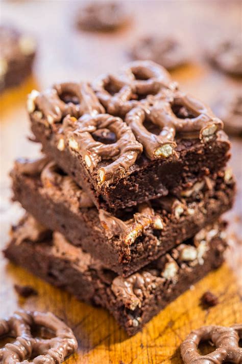 chocolate-covered-pretzel-brownies-averie-cooks image