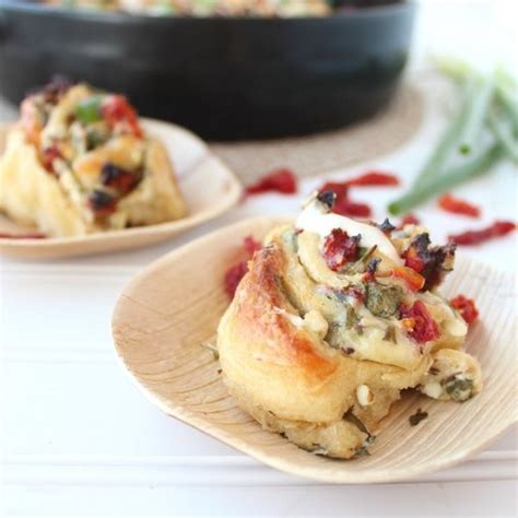 16-easy-crescent-roll-appetizer-recipes-that-look-ultra-elegant image