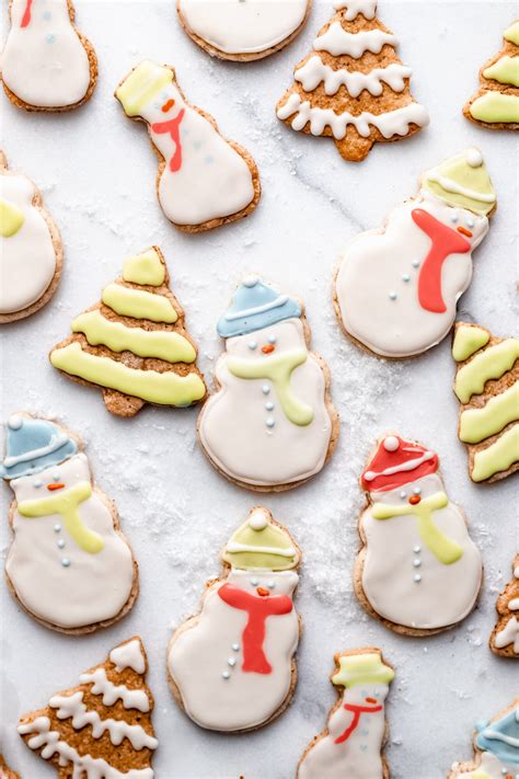 vegan-royal-icing-how-to-decorate-sugar-cookies-the image