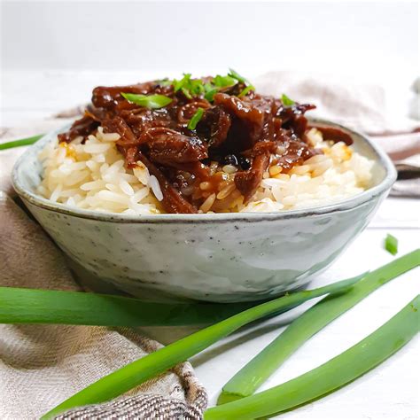 chinese-spiced-braised-beef-brisket-recipe-cooking image