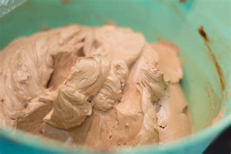 the-easiest-way-to-turn-vanilla-buttercream image