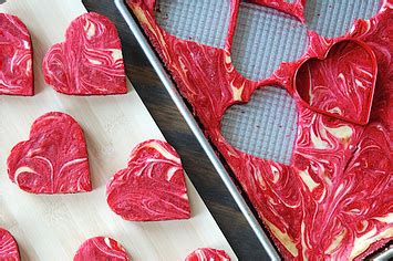 27-red-velvet-desserts-that-want-to-be-your-valentine image