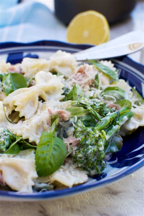 20-minute-lemon-ricotta-pasta-with-broccoli-and image