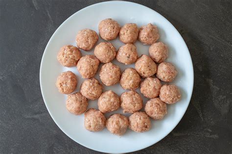 swedish-meatballs-ikea-copycat-momsdish-crazy image