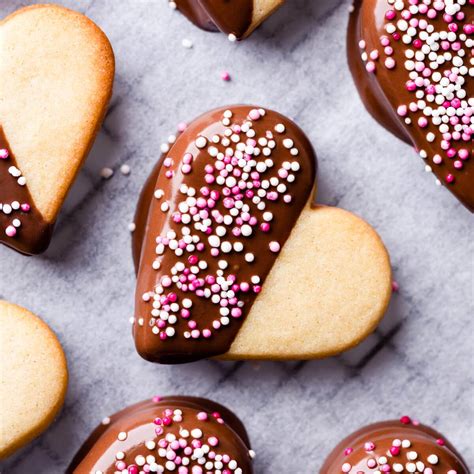 valentine-sugar-cookies-anna-banana image