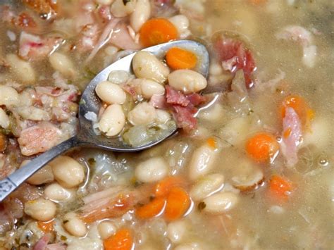old-fashioned-navy-bean-soup image