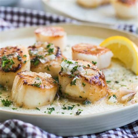pan-seared-scallops-with-lemon-butter image