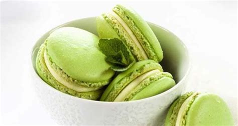 matcha-tea-macarons-recipe-by-jeneva-talwar-ndtv-food image