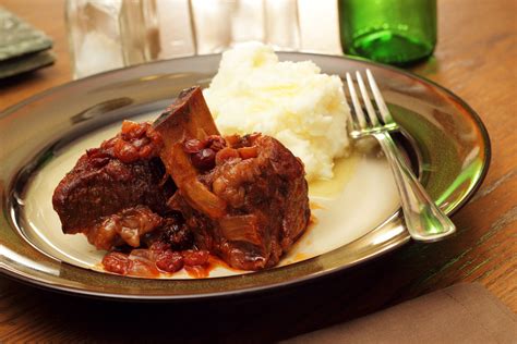 slow-cooker-beef-short-ribs-with-tomato-sauce image