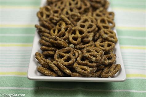 ranch-pretzels-copykat image