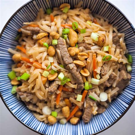 beef-pad-thai-with-crunchy-peanuts-life-love-and image