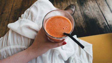 peach-smoothie-easy-healthy-homemade image