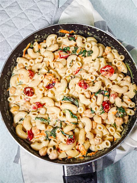 creamy-vegetable-pasta-with-vegan-garlic-sauce image