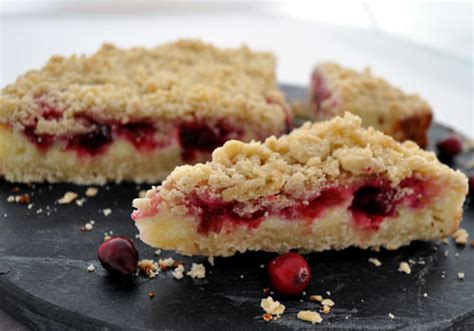 cranberry-and-cream-cheese-crumble-pie image