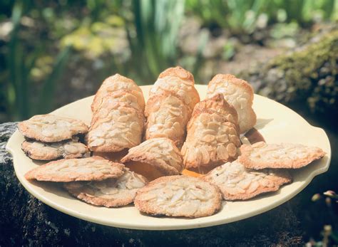 recipe-for-sweet-french-almond-biscuits-perfectly image