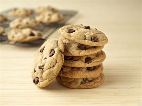 extraordinary-chocolate-chip-cookies image