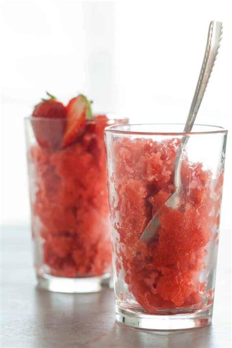 strawberry-ros-wine-granita-gourmande-in-the image