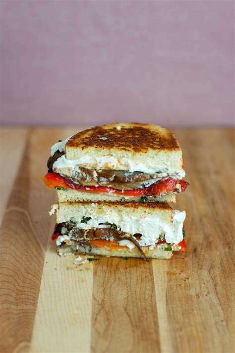 roasted-red-pepper-portobello-goat-cheese-grilled image