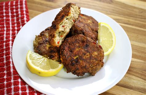 low-carb-salmon-croquettes-highfalutin-low-carb image