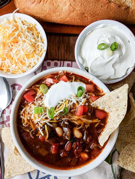 easy-vegetarian-chili-recipe-weeknight-meal-on-the-go image
