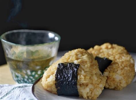 what-to-put-in-onigiri-30-filling-ideas-easy-homemade image