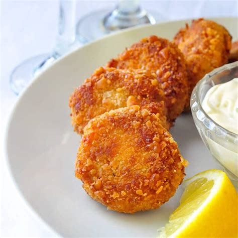mini-crab-cakes-with-lime-chive-mayonnaise-party image