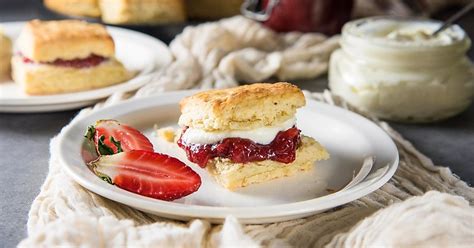 the-best-classic-cream-scones-the-flavor-bender image