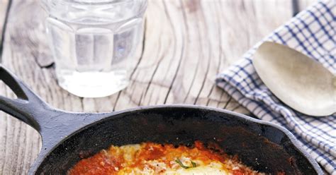 eggs-poached-in-marinara-sauce-the-iron-you image
