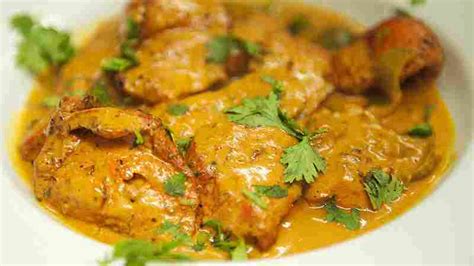 british-pub-chicken-curry-recipe-best-way-to-prepare image