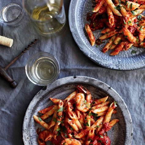 penne-with-shrimp-and-spicy-tomato-sauce-food image